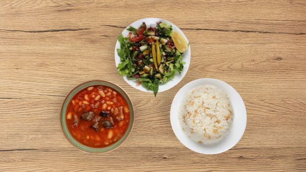 Kuru Fasulye · Pilav · Salata