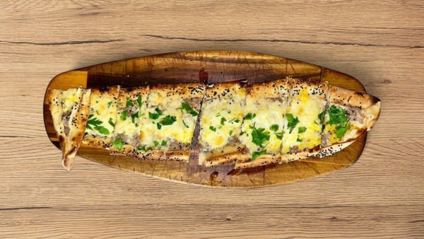 Yumurtalı Pide
